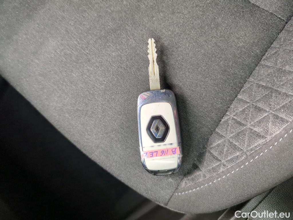  Renault  Clio 1.6 E-Tech 145CP Zen Auto #3