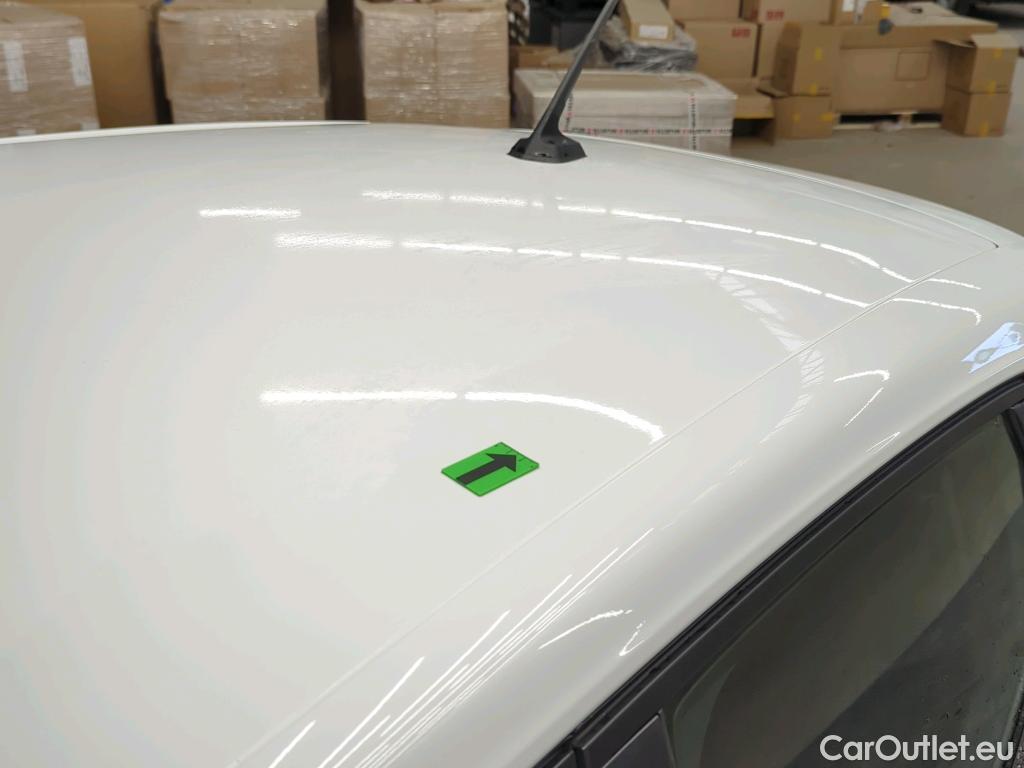  Renault  Clio 1.6 E-Tech 145CP Zen Auto #2