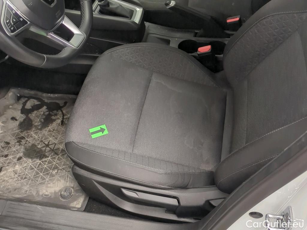  Renault  Clio 1.6 E-Tech 145CP Zen Auto #24