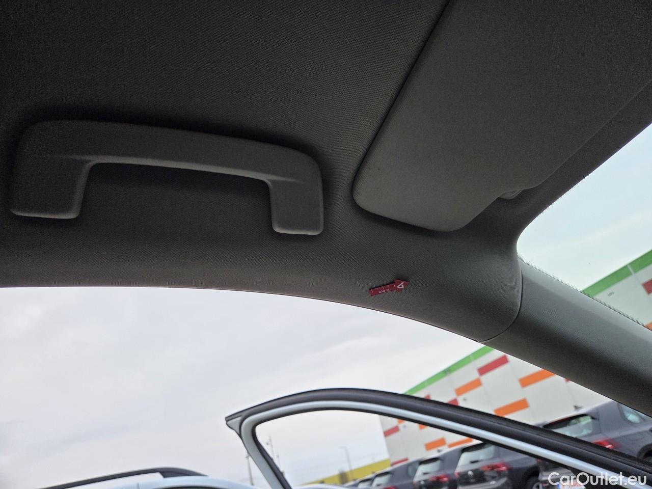  Skoda  Octavia 2.0 TDI 200CP Scout Combi DSG 4x4 #51