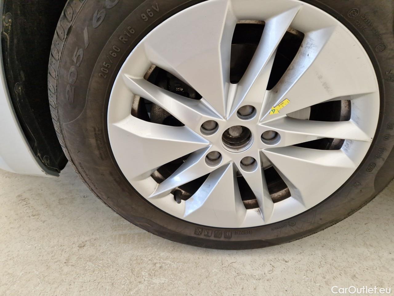  Skoda  Octavia 2.0 TDI 150CP Ambition DSG #16