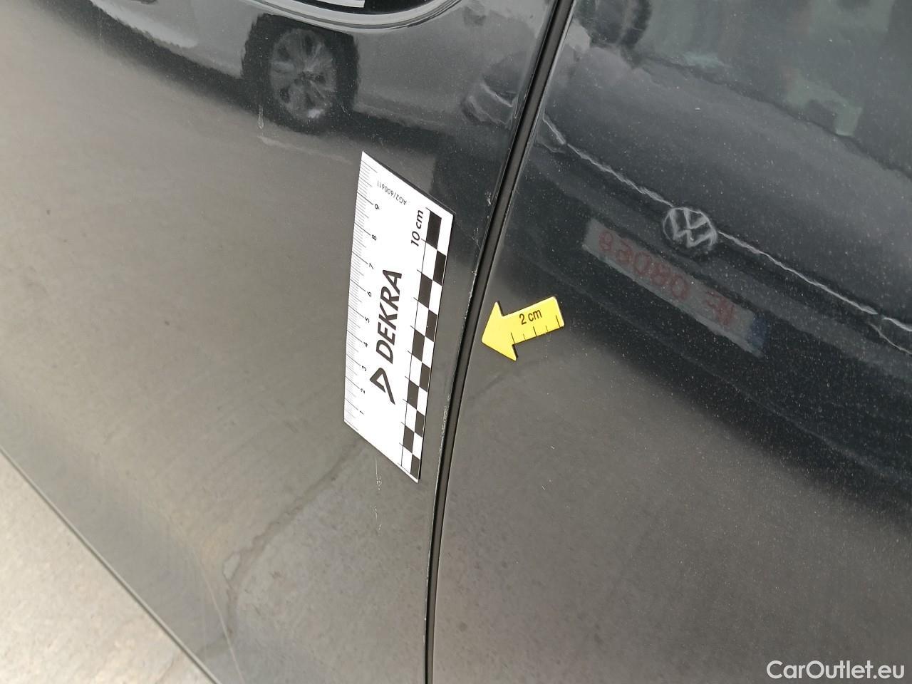  Volkswagen  Golf  Life 1.0 TSI #2