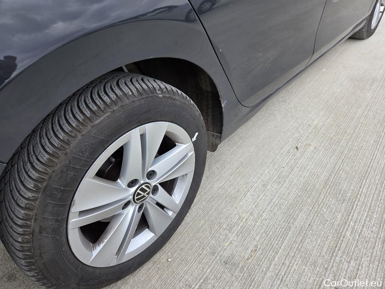  Volkswagen  Golf  Life 1.0 TSI #20