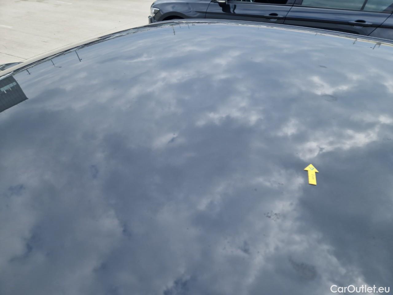  Volkswagen  Golf  Life 1.0 TSI #25