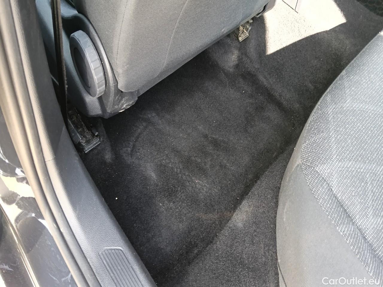  Volkswagen  Golf  Life 1.0 TSI #1