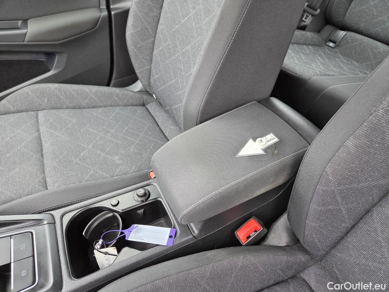  Volkswagen  Golf  Life 1.0 TSI #20