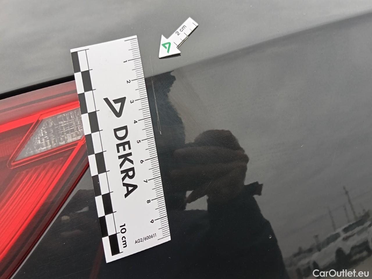  Volkswagen  Golf  Life 1.0 TSI #28