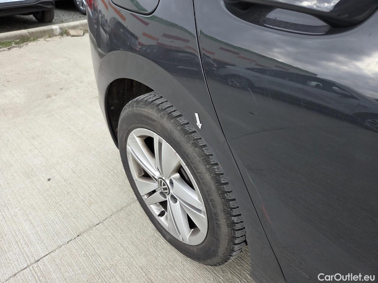  Volkswagen  Golf  Life 1.0 TSI #28