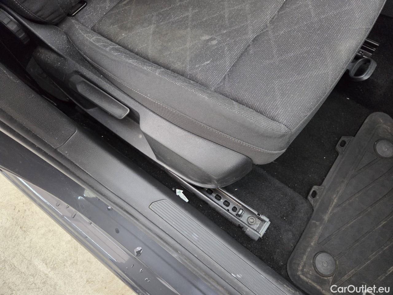  Volkswagen  Golf  2.0 TDI 116HP DSG Life Variant #25