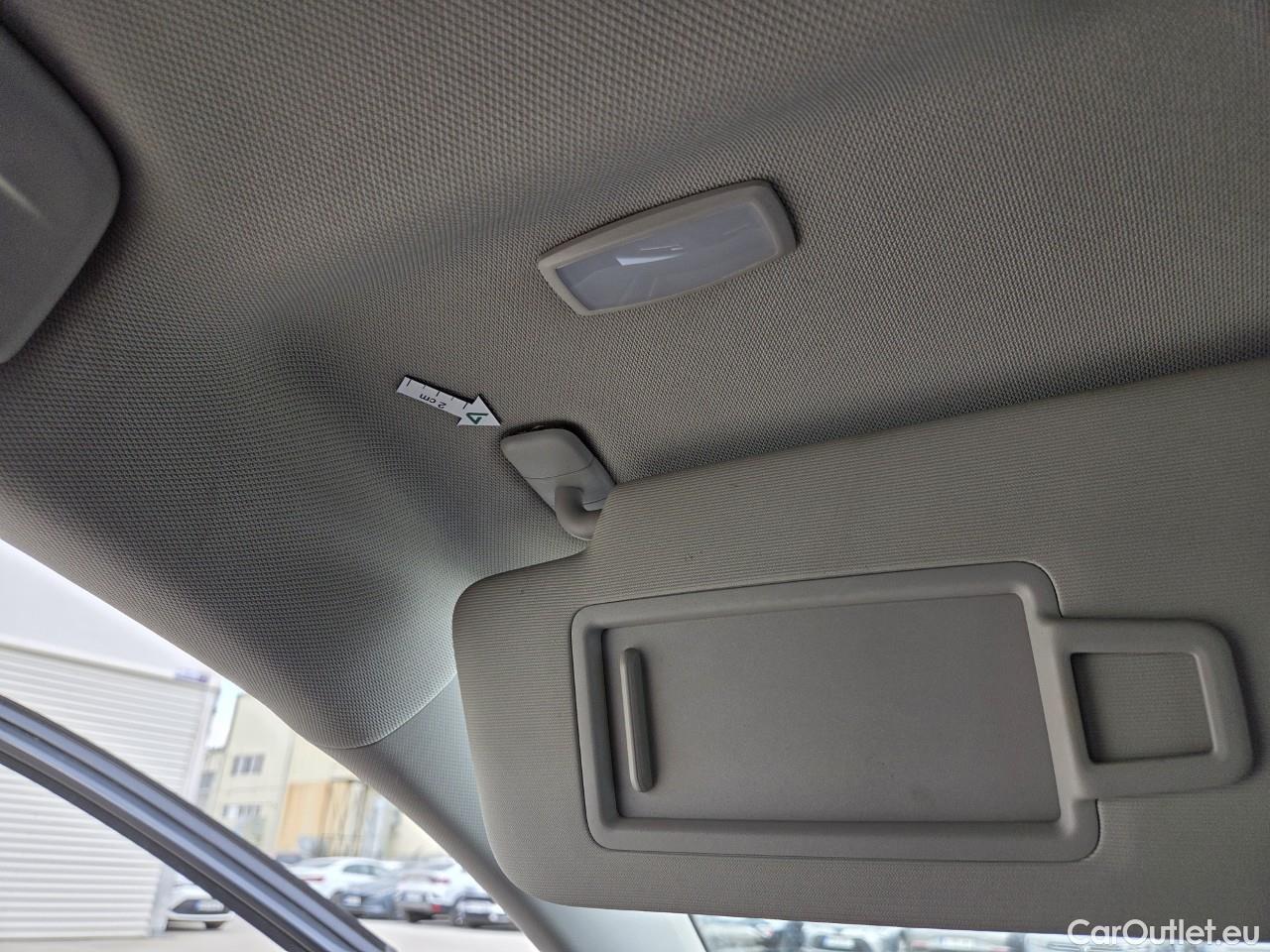  Volkswagen  Golf  Life 1.0 TSI #41