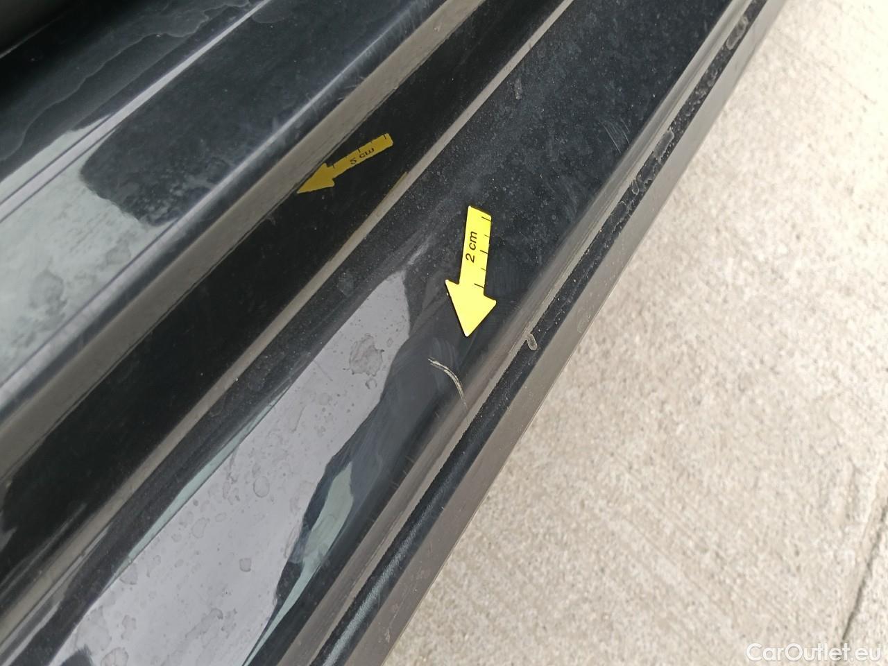  Volkswagen  Golf  Life 1.0 TSI #18