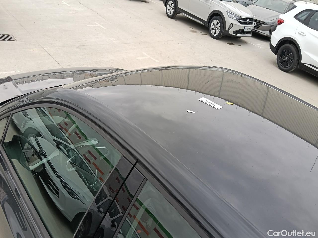  Volkswagen  Golf  Life 1.0 TSI #34