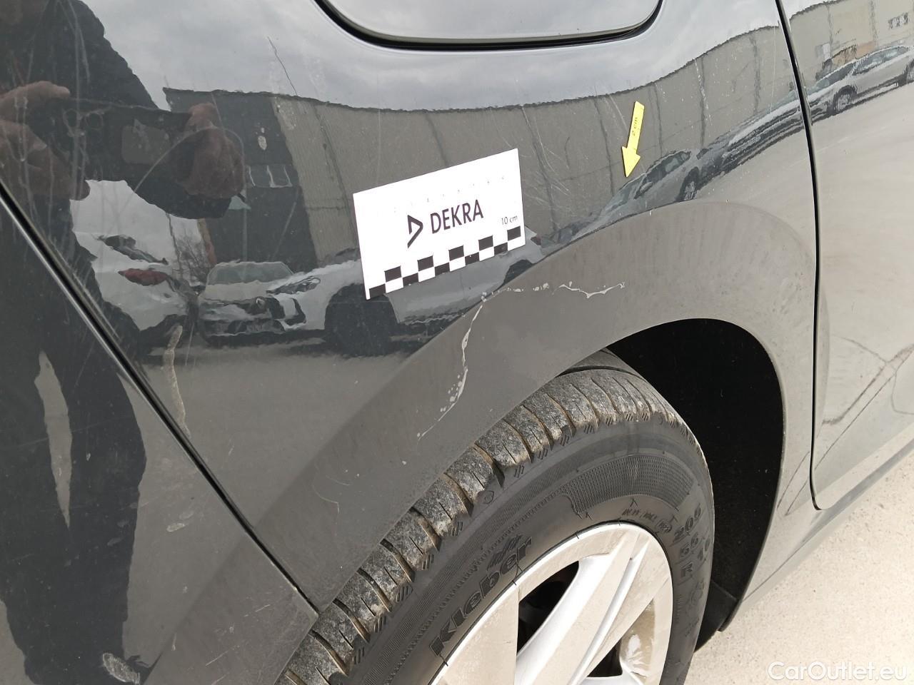  Volkswagen  Golf  Life 1.0 TSI #22