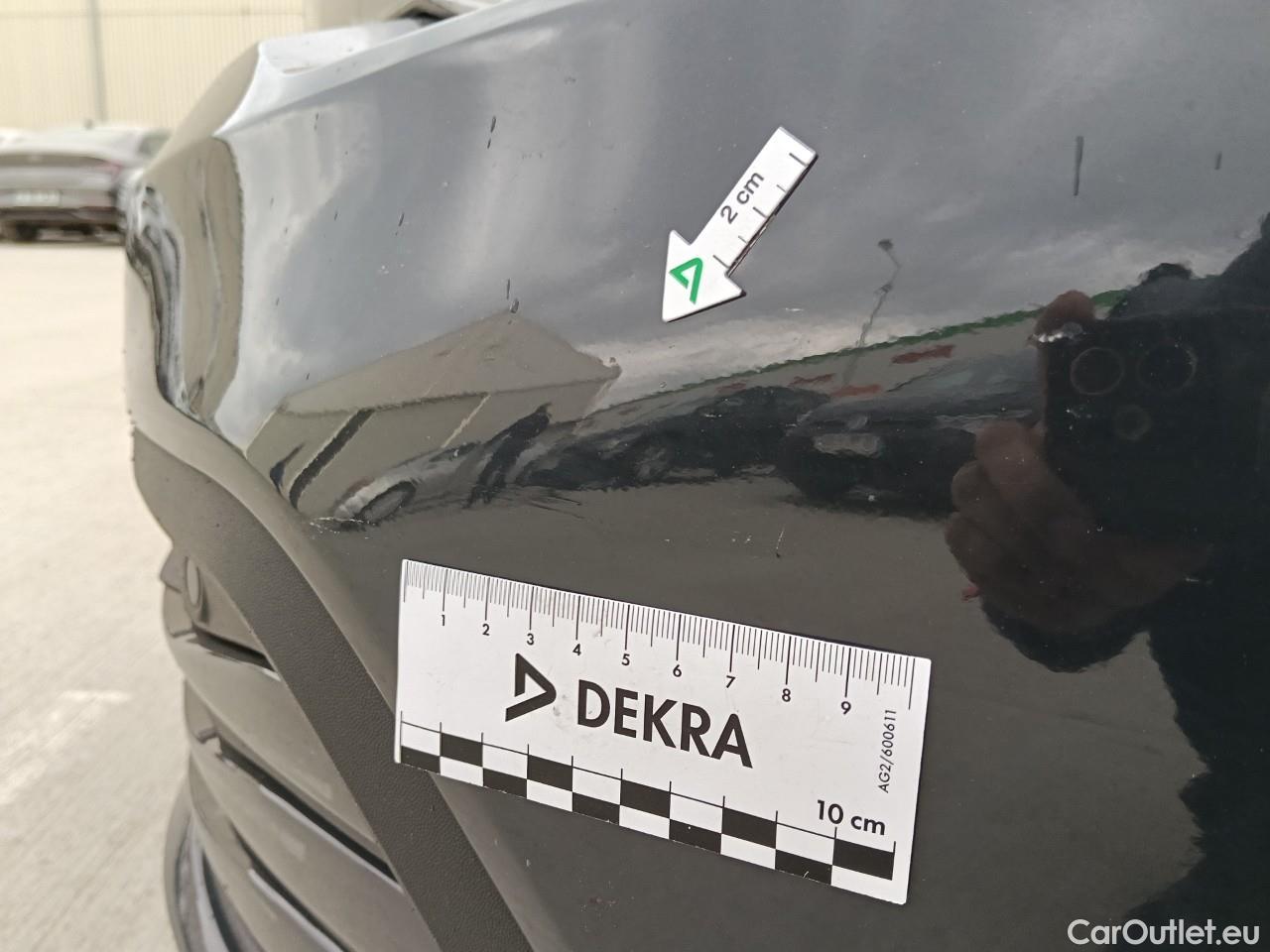  Volkswagen  Golf  Life 1.0 TSI #4