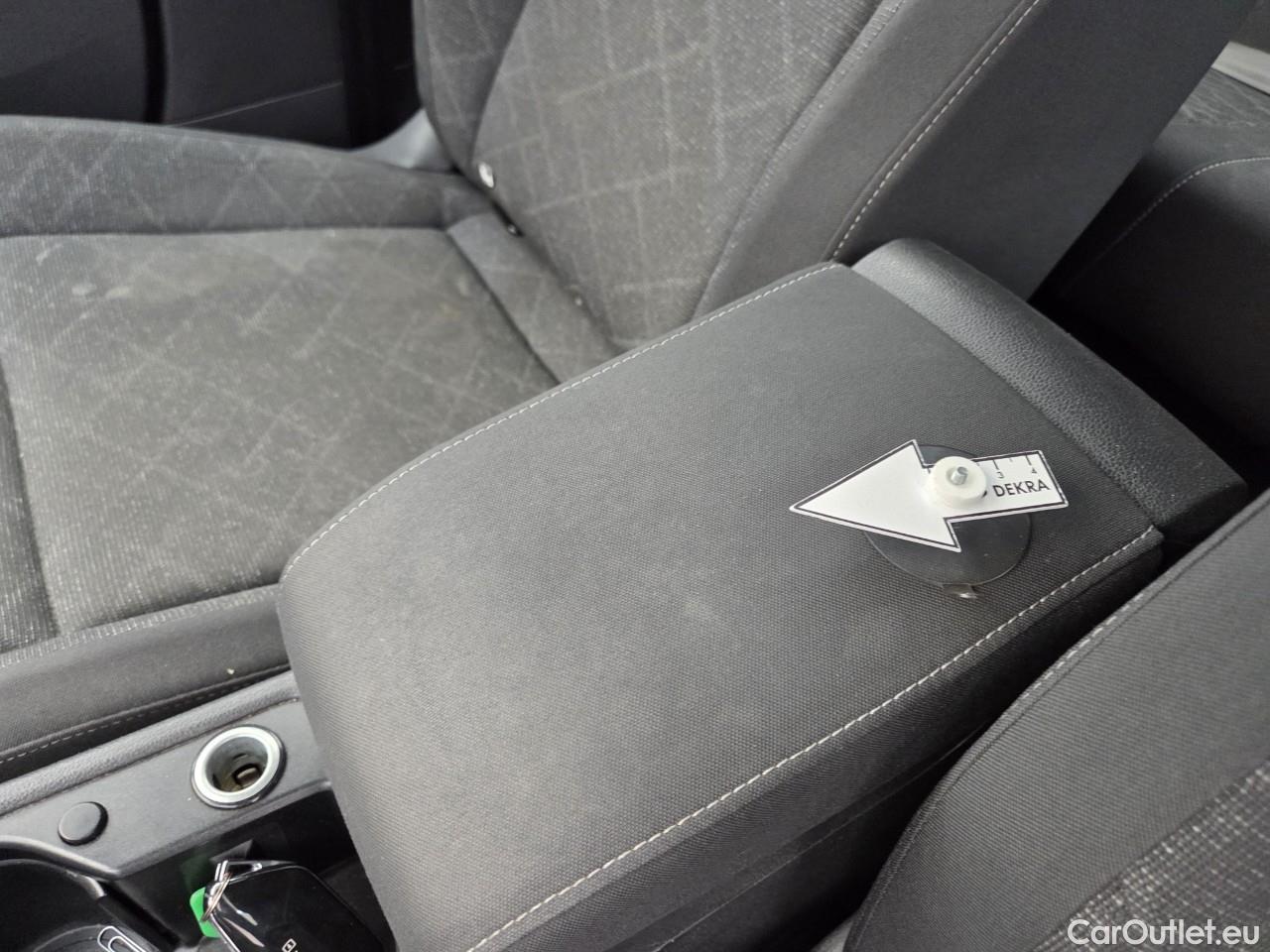  Volkswagen  Golf  2.0 TDI 116HP DSG Life Variant #23