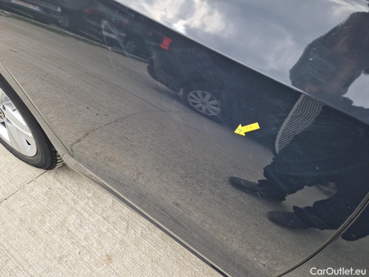  Volkswagen  Golf  Life 1.0 TSI #13