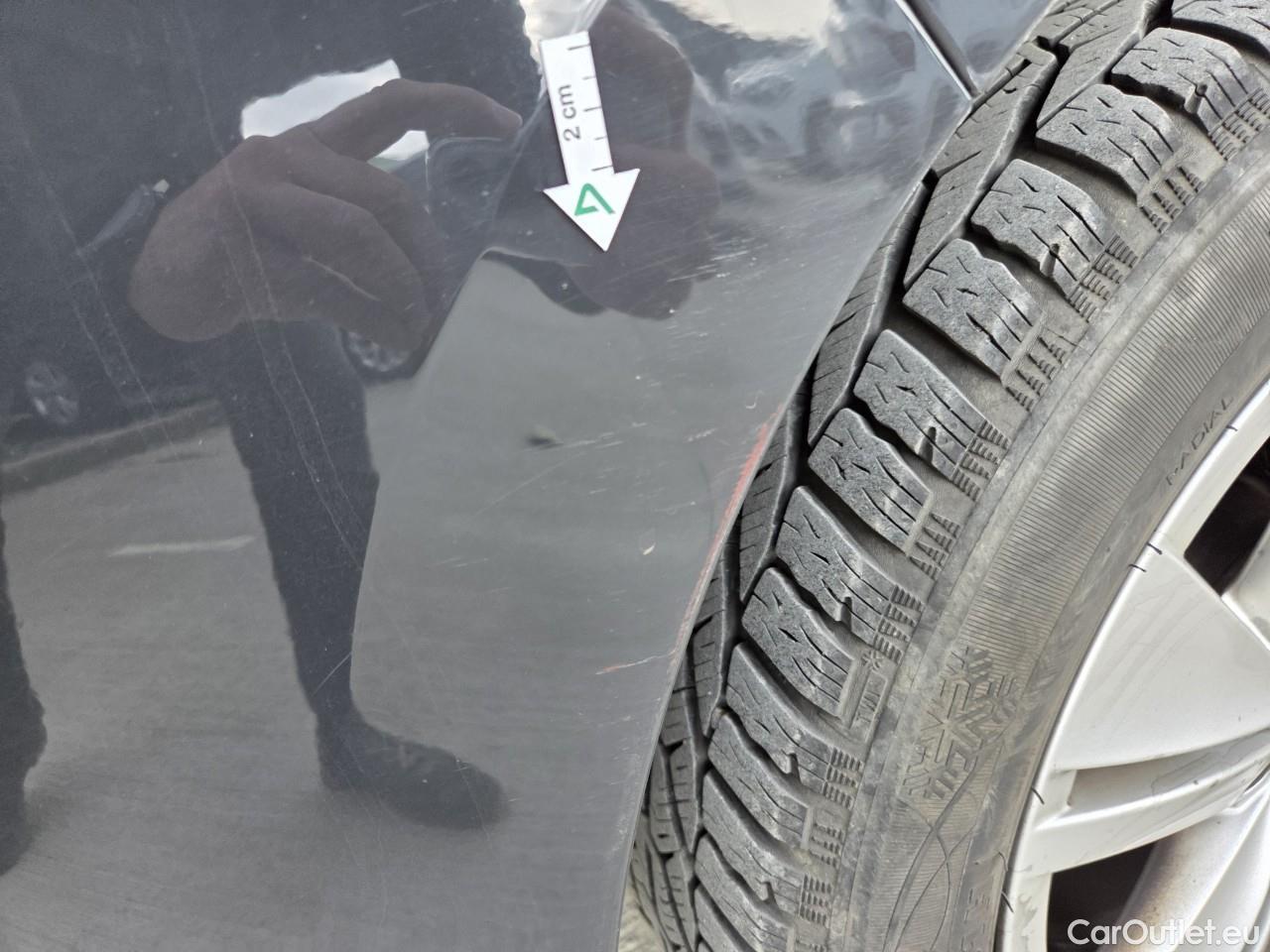  Volkswagen  Golf  Life 1.0 TSI #30