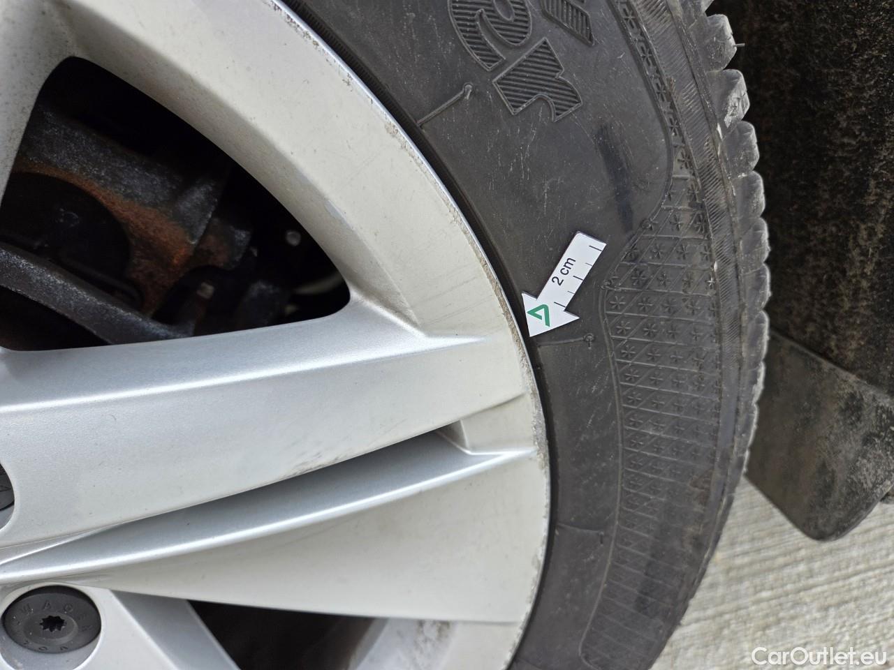  Volkswagen  Golf  Life 1.0 TSI #19