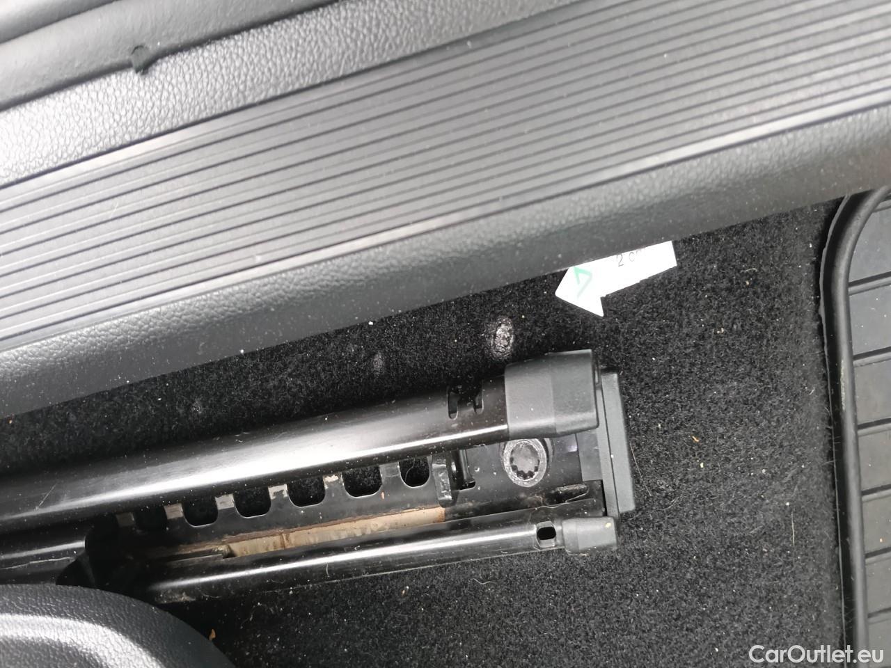  Volkswagen  Golf  Life 1.0 TSI #39