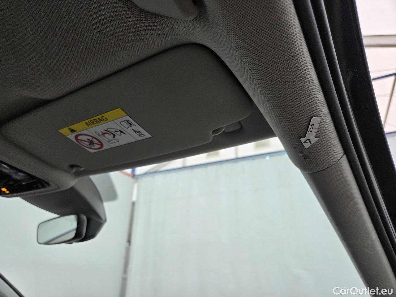  Volkswagen  Golf  2.0 TDI 116HP DSG Life Variant #32