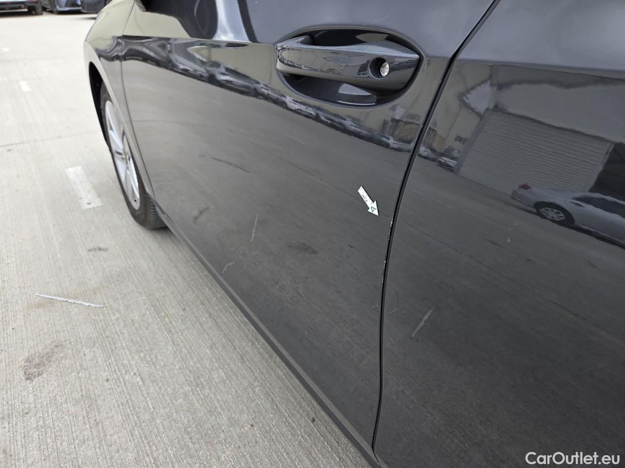  Volkswagen  Golf  Life 1.0 TSI #2