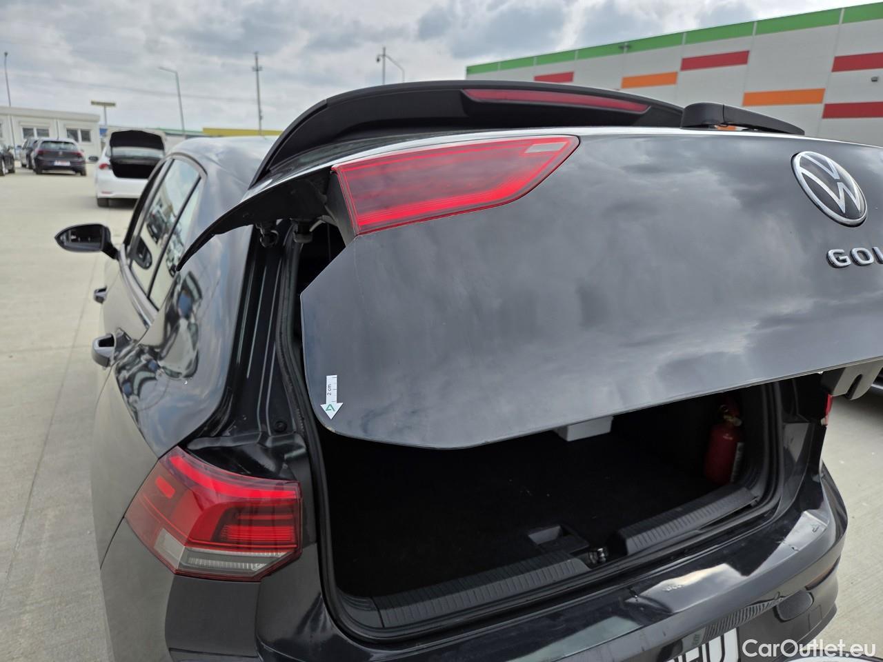  Volkswagen  Golf  Life 1.0 TSI #46