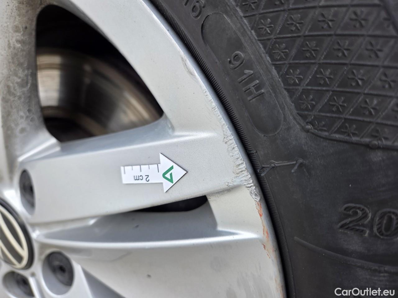  Volkswagen  Golf  Life 1.0 TSI #25