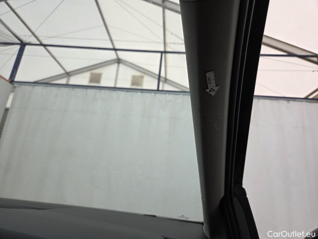  Volkswagen  Golf  2.0 TDI 116HP DSG Life Variant #33