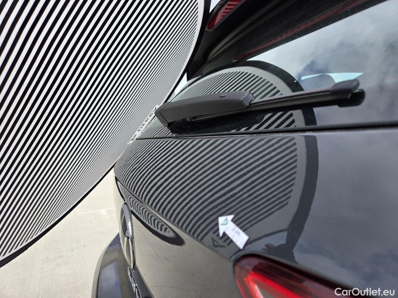  Volkswagen  Golf  Life 1.0 TSI #45