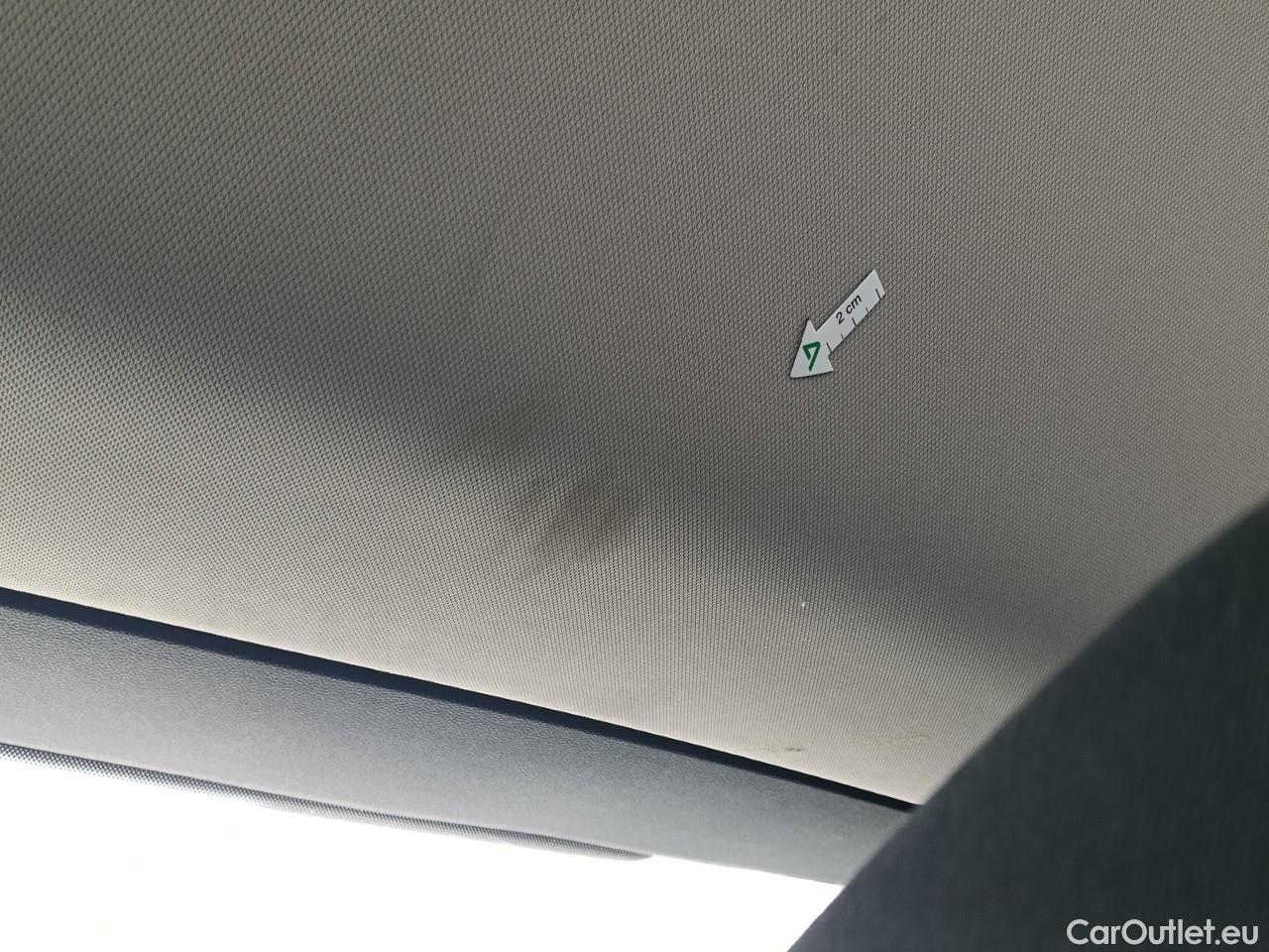  Volkswagen  Golf  Life 1.0 TSI #37