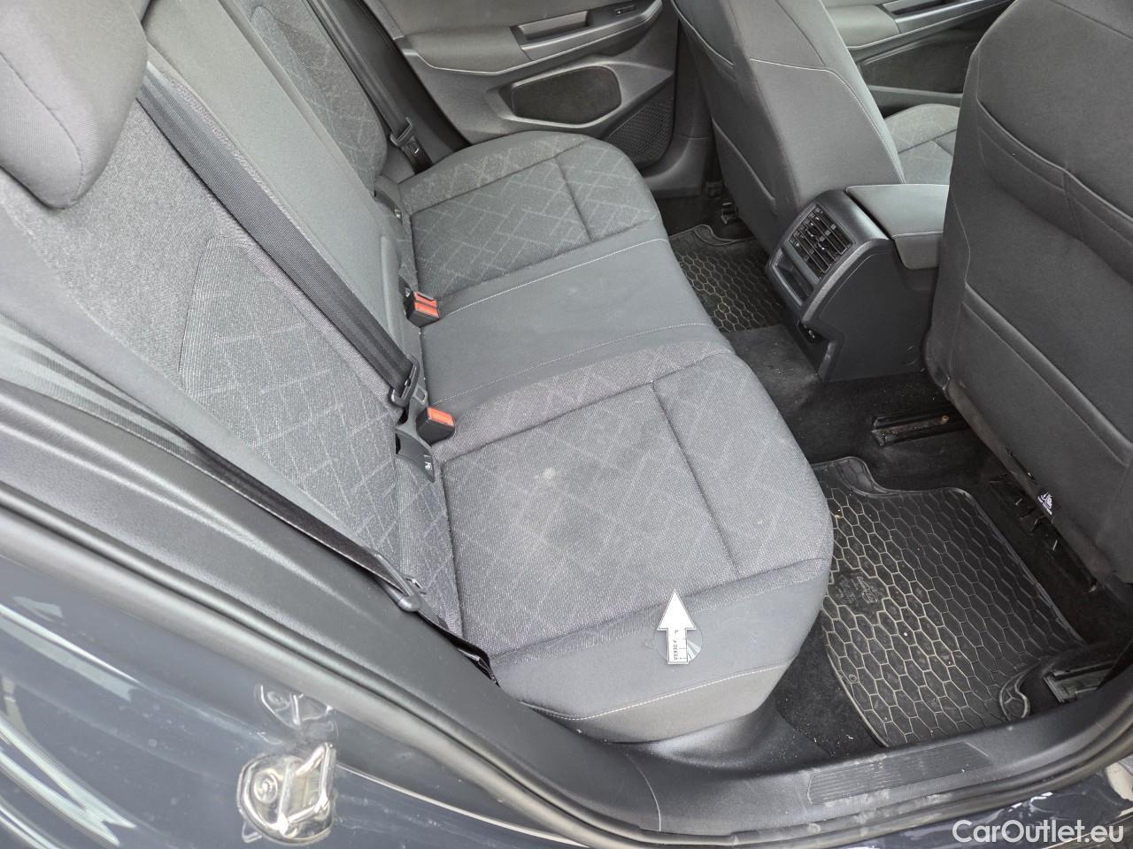  Volkswagen  Golf  Life 1.0 TSI #43