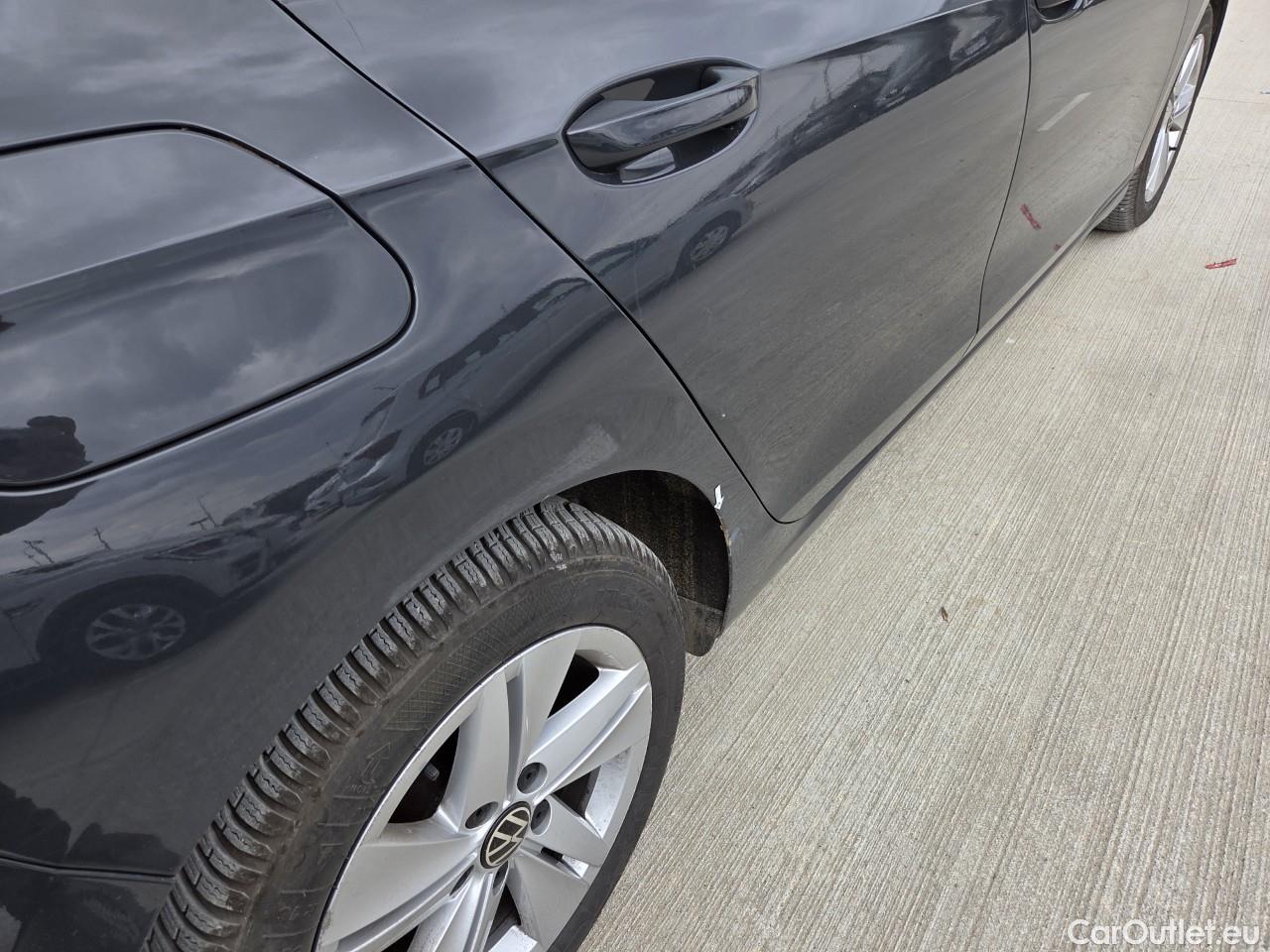  Volkswagen  Golf  Life 1.0 TSI #17