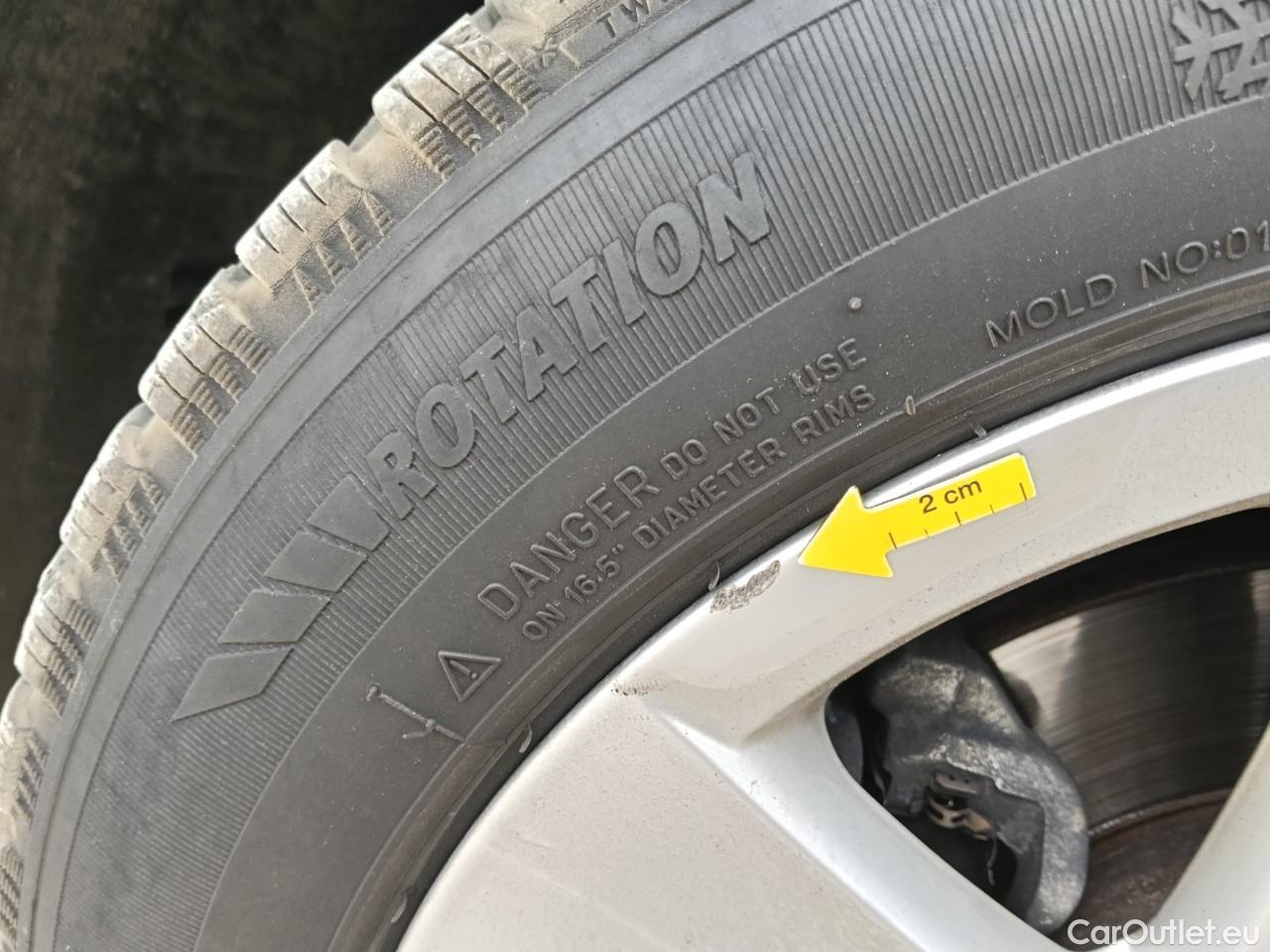  Volkswagen  Golf  Life 1.0 TSI #9