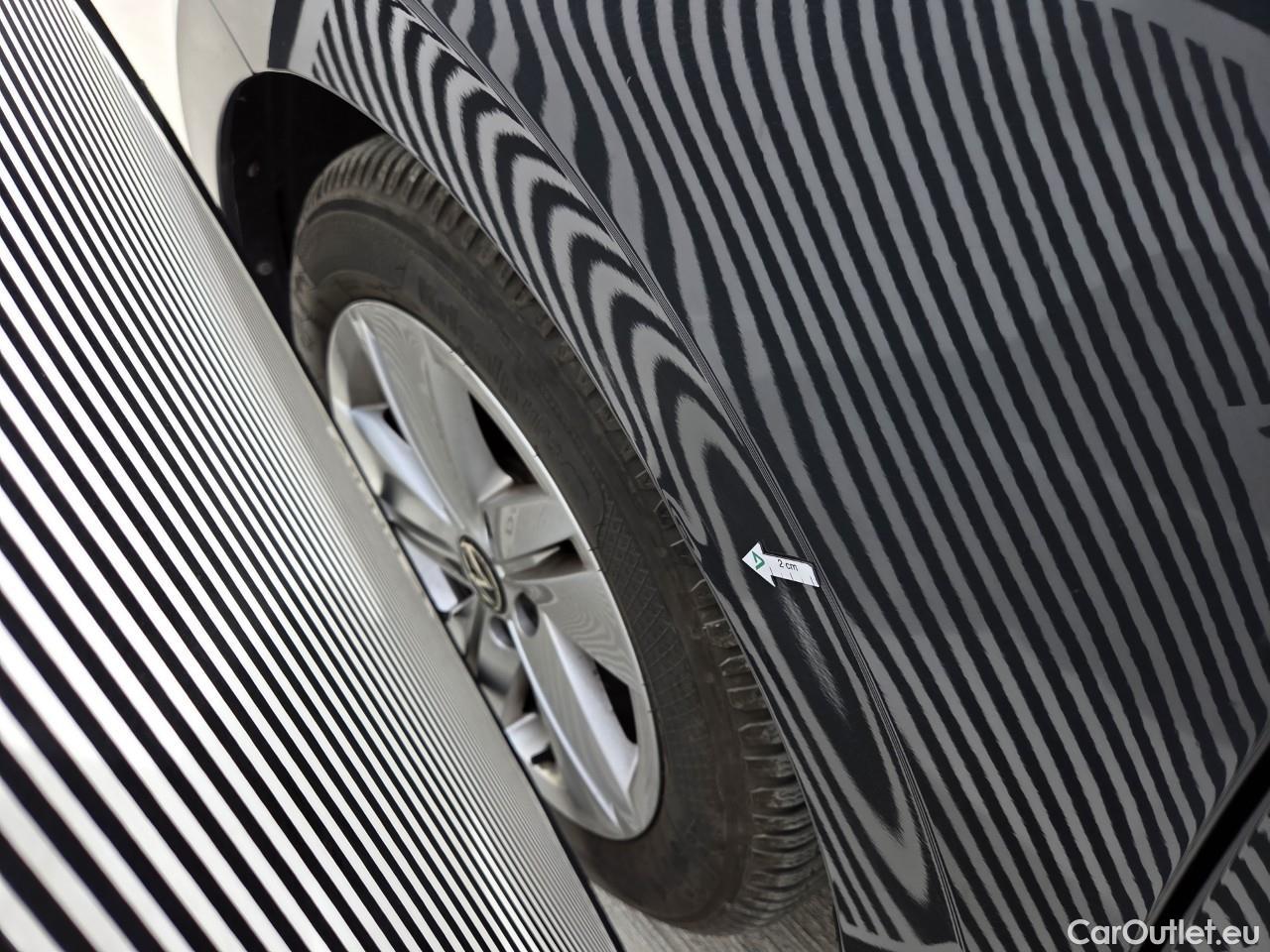  Volkswagen  Golf  Life 1.0 TSI #3