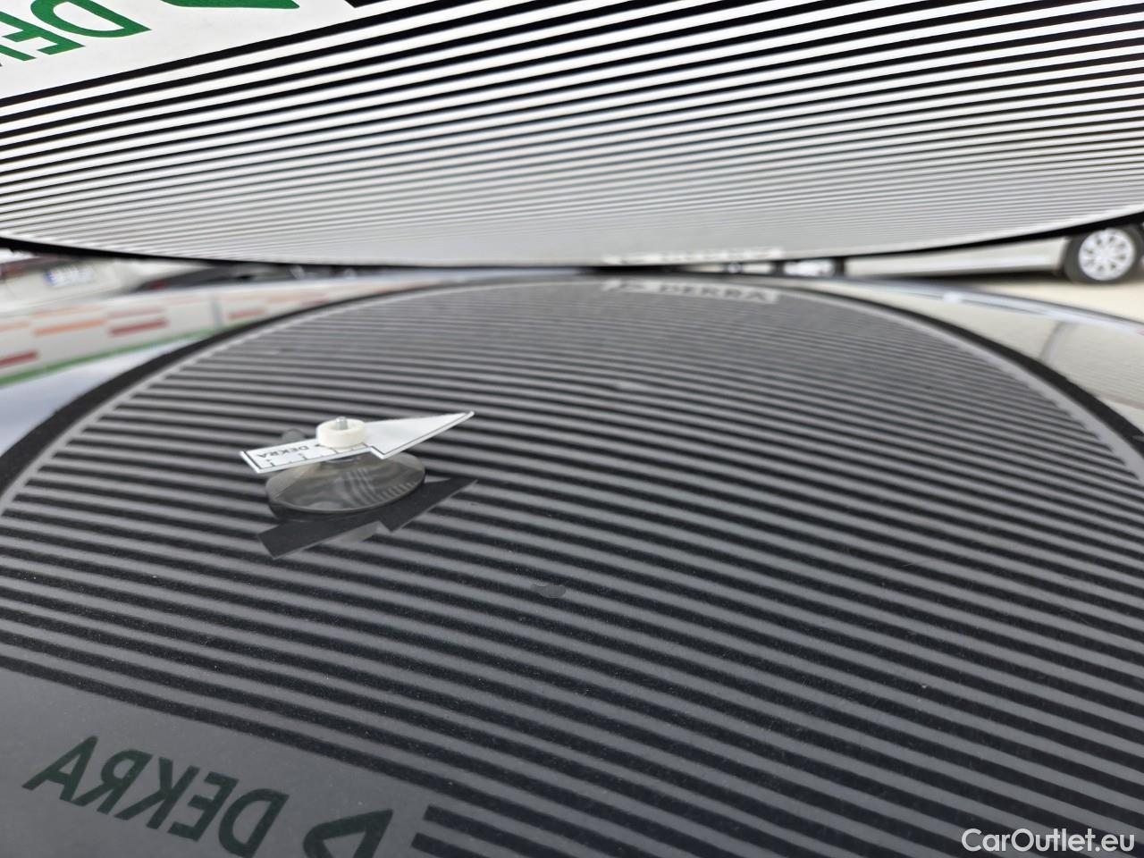  Volkswagen  Golf  Life 1.0 TSI #31