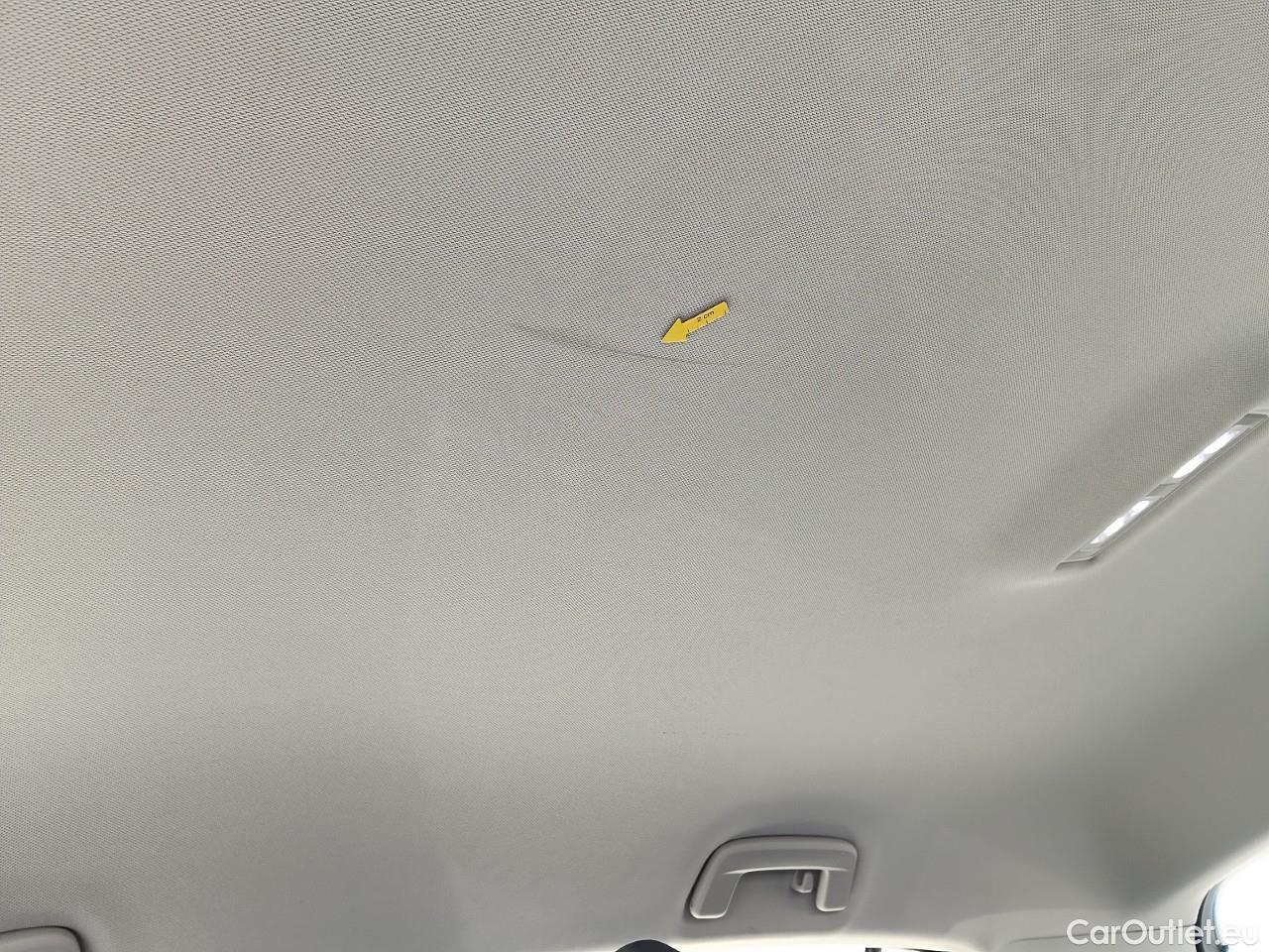  Volkswagen  Golf  Life 1.0 TSI #31