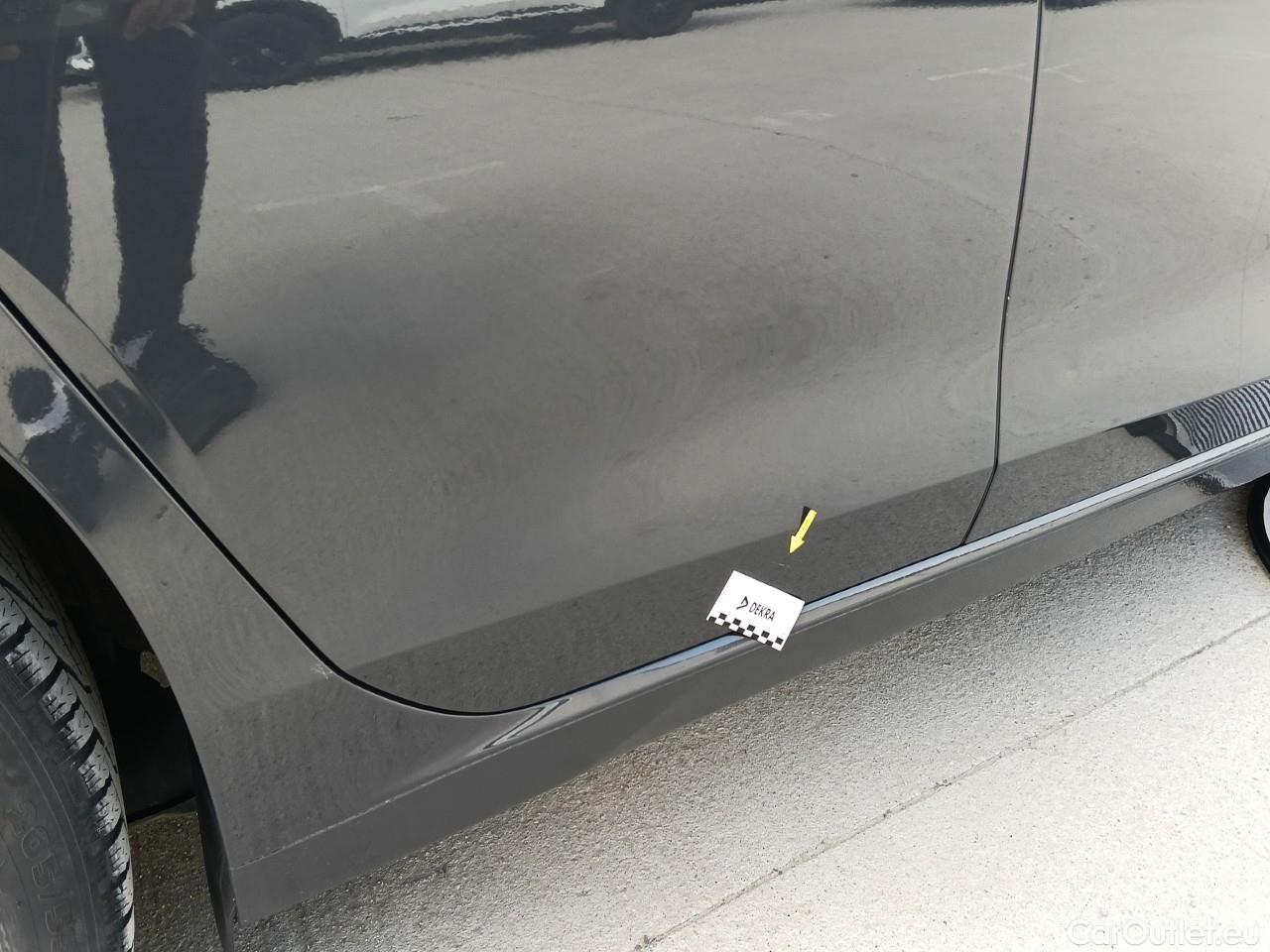  Volkswagen  Golf  Life 1.0 TSI #18