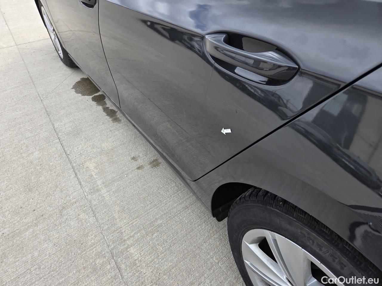  Volkswagen  Golf  Life 1.0 TSI #51