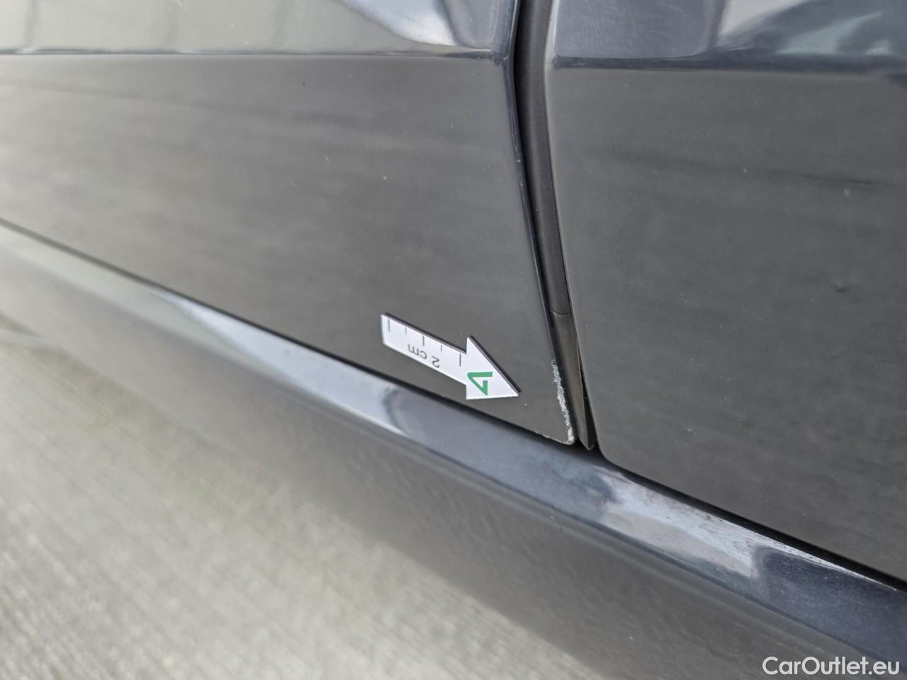  Volkswagen  Golf  Life 1.0 TSI #1