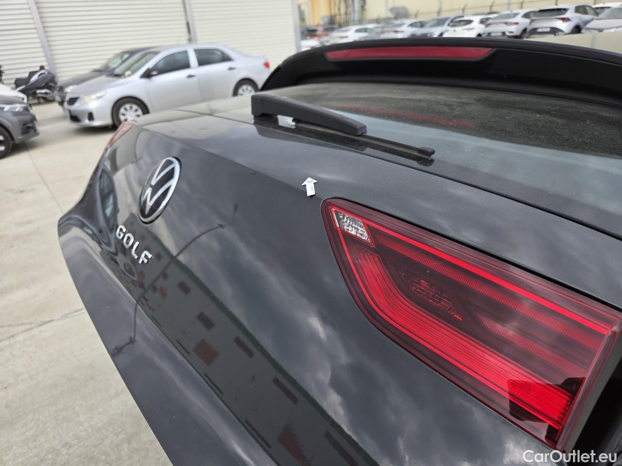  Volkswagen  Golf  Life 1.0 TSI #25