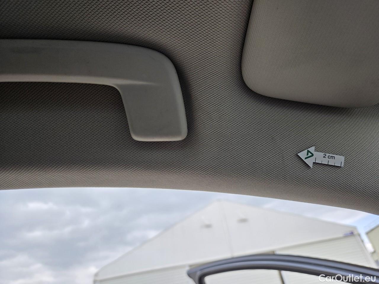  Volkswagen  Golf  Life 1.0 TSI #45