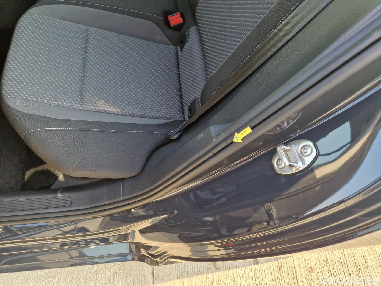  Volkswagen  Passat Advance 1.5 TSI ACT 150 CP #38