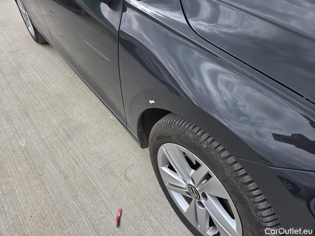  Volkswagen  Golf  Life 1.0 TSI #9