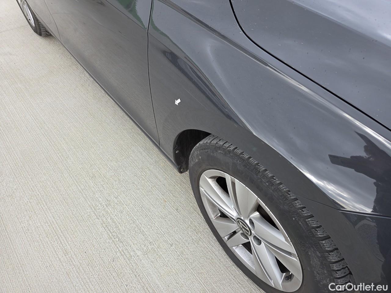  Volkswagen  Golf  Life 1.0 TSI #17