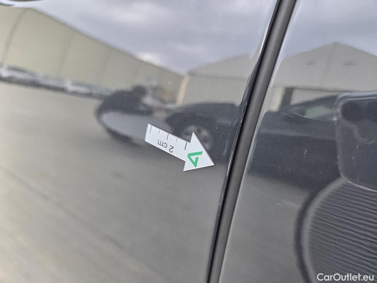  Volkswagen  Golf  Life 1.0 TSI #3