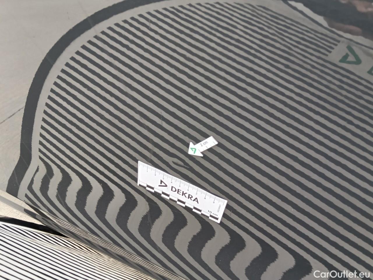  Volkswagen  Golf  Life 1.0 TSI #1