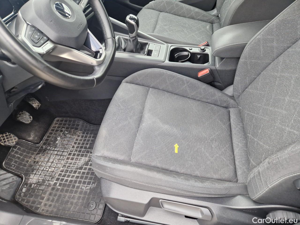  Volkswagen  Golf  Life 1.0 TSI #28