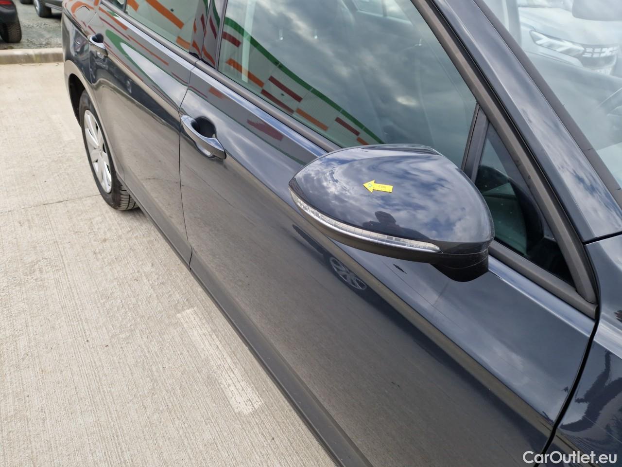  Volkswagen  Passat Advance 1.5 TSI ACT 150 CP #20