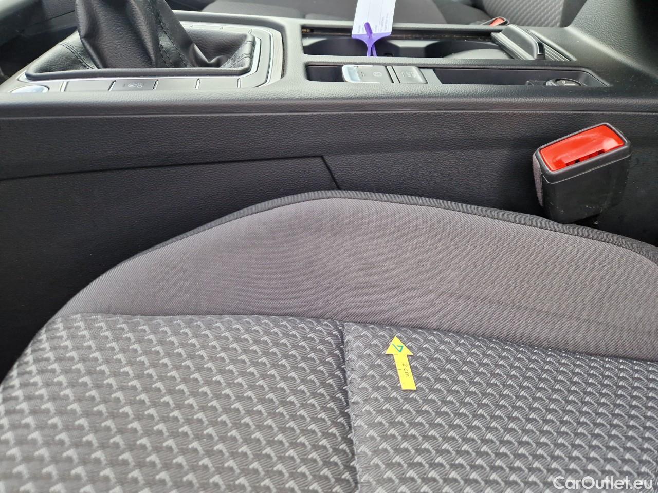  Volkswagen  Passat Advance 1.5 TSI ACT 150 CP #49