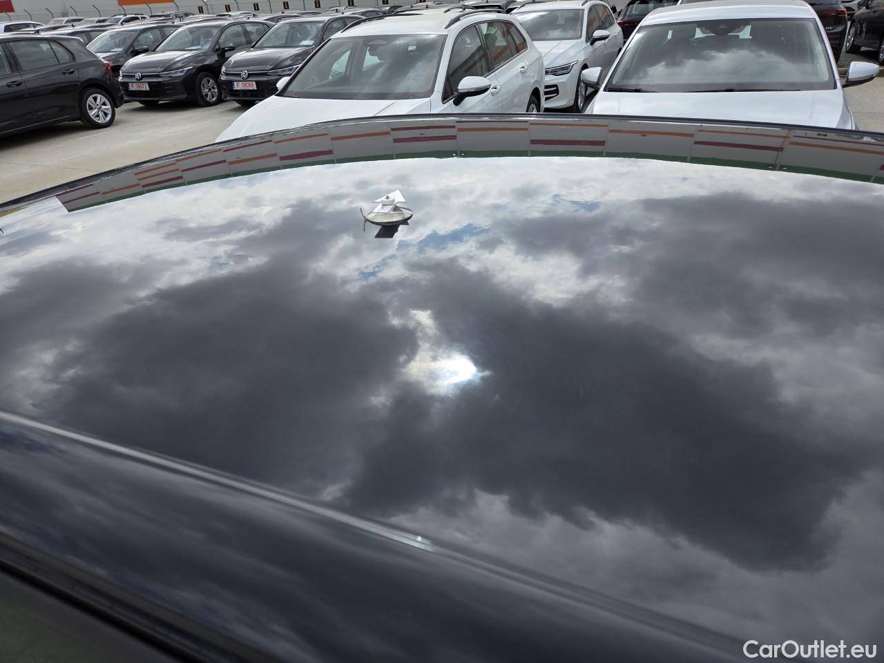  Volkswagen  Golf  Life 1.0 TSI #58